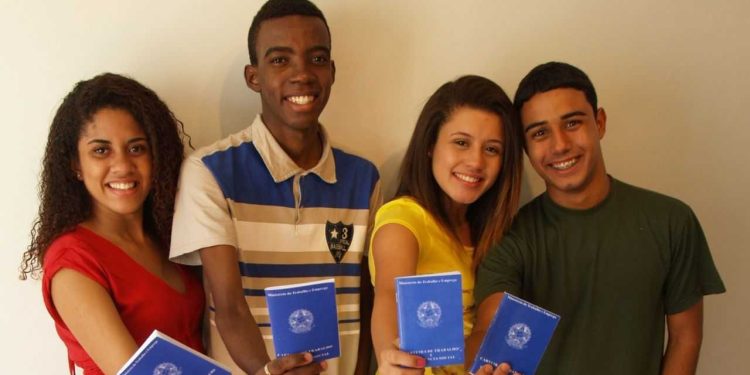 Oportunidade para Jovens: Eternit Abre Vaga de Jovem Aprendiz Administrativo em Manaus