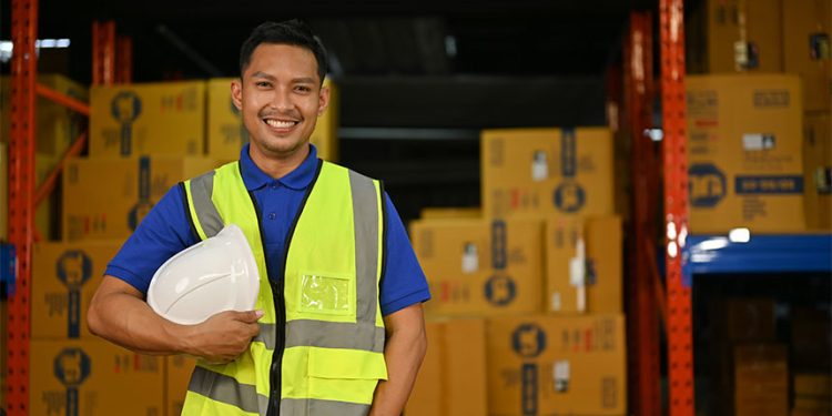 Auxiliar de Logística (Temporário): Vaga aberta para homens de 23 a 35 anos com ou sem experiência em Manaus