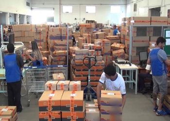 10 Vagas para Auxiliar Logístico em Manaus: Oportunidade Temporária com Benefícios e Contrato CLT