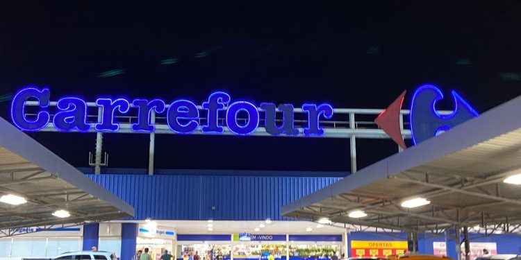 Vaga de Jovem Aprendiz no Carrefour em Manaus: Oportunidade de Primeiro Emprego com Benefícios e Aprendizado