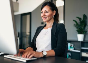 Vaga para Assistente Administrativo no bairro Flores – Manaus: Salário de R$ 1.700 e Segunda a Sexta