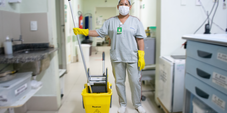 Vaga de Auxiliar de Serviços Gerais Hospitalar em Manaus: Saiba Como Conquistar Essa Oportunidade