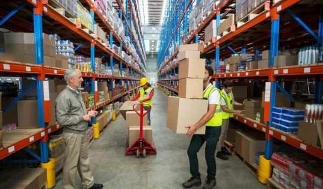 Vaga para Expedidor de Mercadorias na Zona Leste de Manaus: Salário de R$ 1.525 e Benefícios