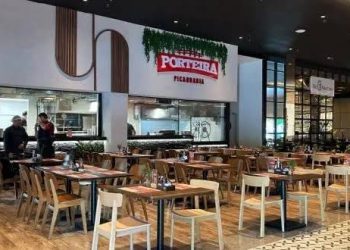 Oportunidade de emprego em Manaus! O Grupo Porteira está contratando para várias funções, como auxiliar de cozinha, garçom, confeiteira, pizzaiolo e muito mais. Saiba como enviar seu currículo e garantir sua chance!