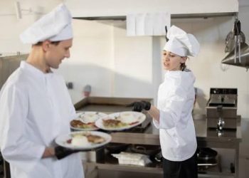 Auxiliar de Cozinha em Manaus: Restaurante Sarang Che Abre Vagas – Salário R$ 1.593,00