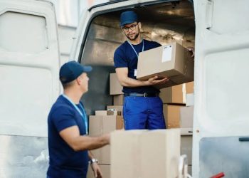 Vaga de Auxiliar de Entrega: Oportunidade com Benefícios e Jornada de Segunda a Sexta