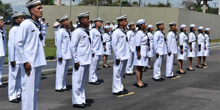 Marinha abre concurso para Sargento Músico com salário de até R$ 6,2 mil