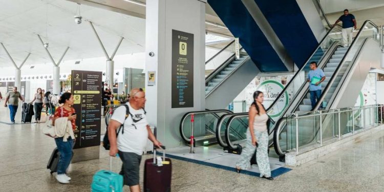 Aeroporto de Manaus abre vagas para engenheiro e estágio em engenharia, arquitetura e RH: veja quem pode participar e como se candidatar