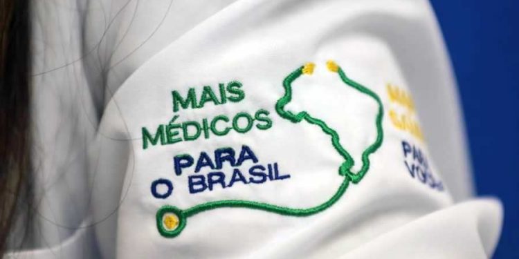 Ministério da Saúde abre 33 vagas do Mais Médicos Especialistas no Amazonas: veja quem pode participar e como se inscrever