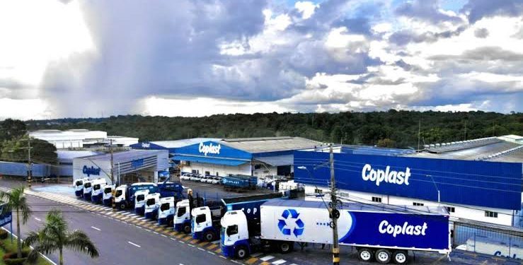Vaga para Auxiliar de Produção em Manaus: Coplast abre oportunidade com plano de saúde 100% e vários benefícios