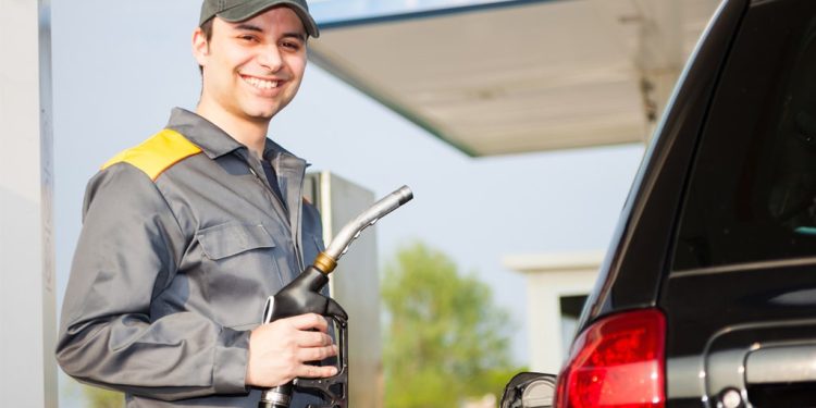 Vaga para Frentista em Manaus: Saiba Como Enviar Seu Currículo