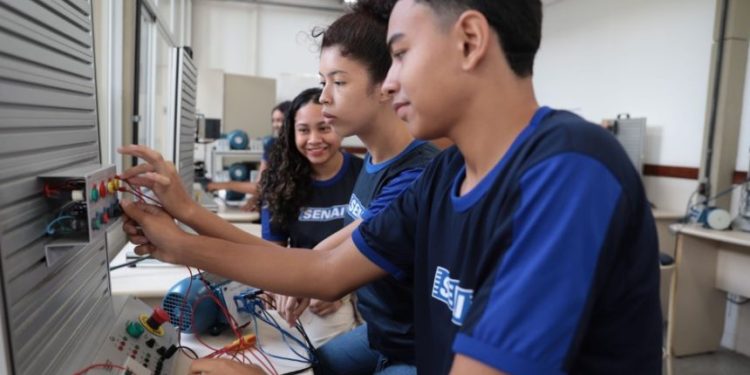 IEL Amazonas abre 97 vagas de estágio e Jovem Aprendiz com bolsas de até R$ 1.500