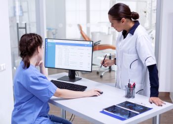 Vaga para Recepcionista na Área de Imagem em Manaus: saiba como enviar currículo