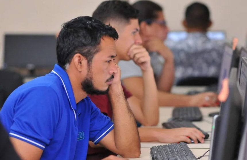Inep abre vagas para certificadores do Enem 2026 com pagamento de até R$ 864 por dia